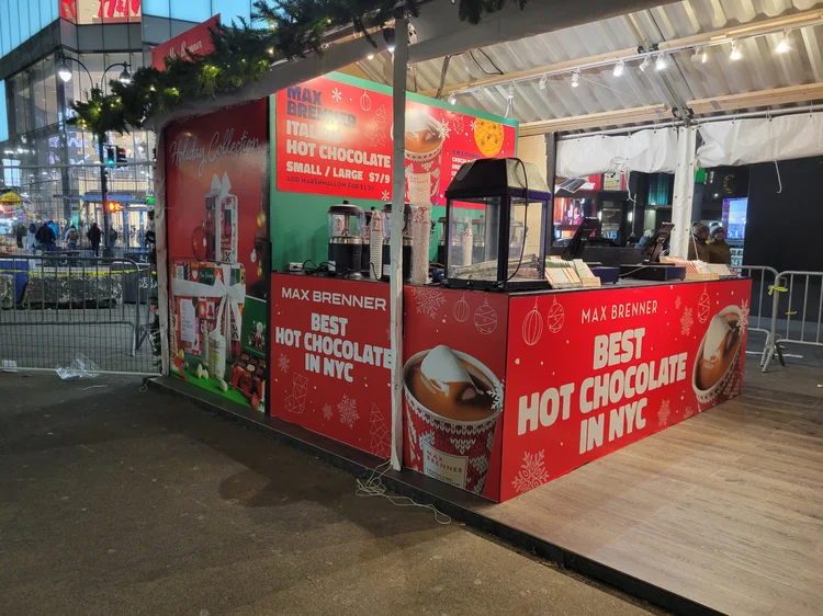 WALLPAPER & INTERIOR work